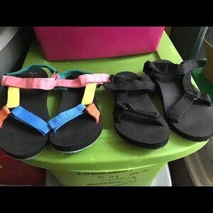 Ladies sandals 7/8 sandals 2 pair 10.00